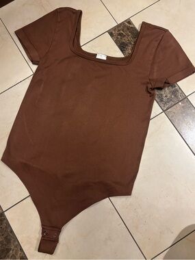 SO Ribbed Scoop Neck Brown Bodysuit